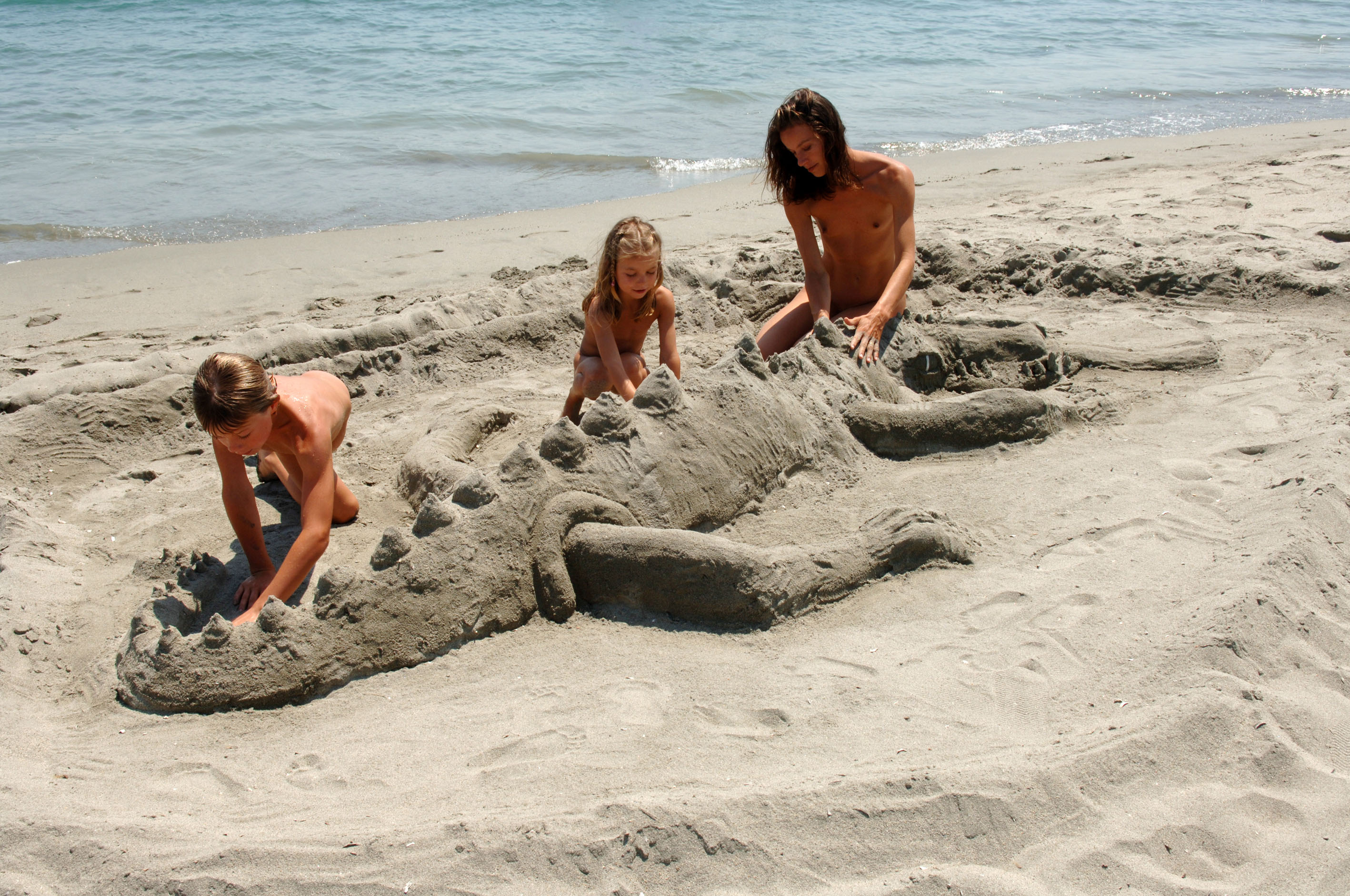 https://www.naturisme.com/Refonte-2018/assets/pic/galerie/plages/Originales/Bagheera plage crocodile.jpg